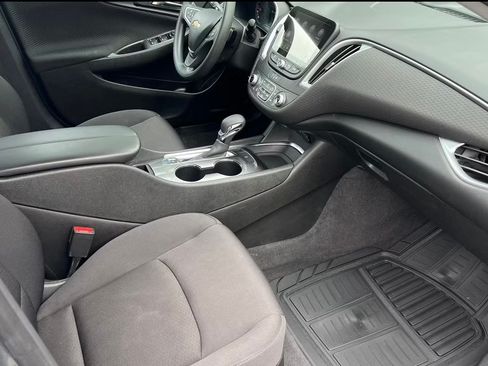 Used 2023 Chevrolet Malibu LT FWD image 15