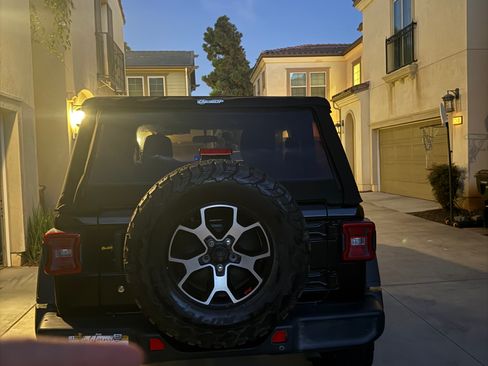 Used 2020 Jeep Wrangler Rubicon w/ LED Lighting Group image 6