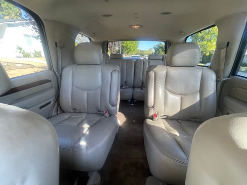 Used 2005 Cadillac Escalade AWD image 11