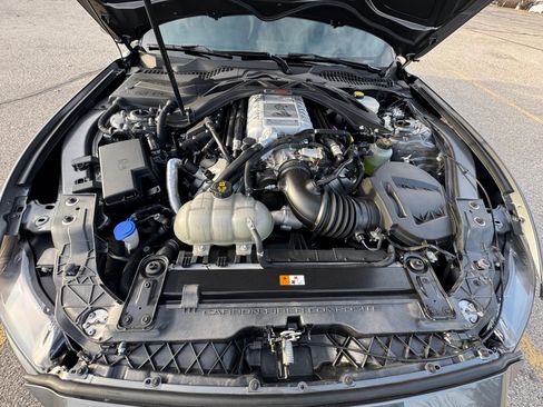 Used 2021 Ford Mustang Shelby GT500 w/ Carbon Fiber Track Pack image 13