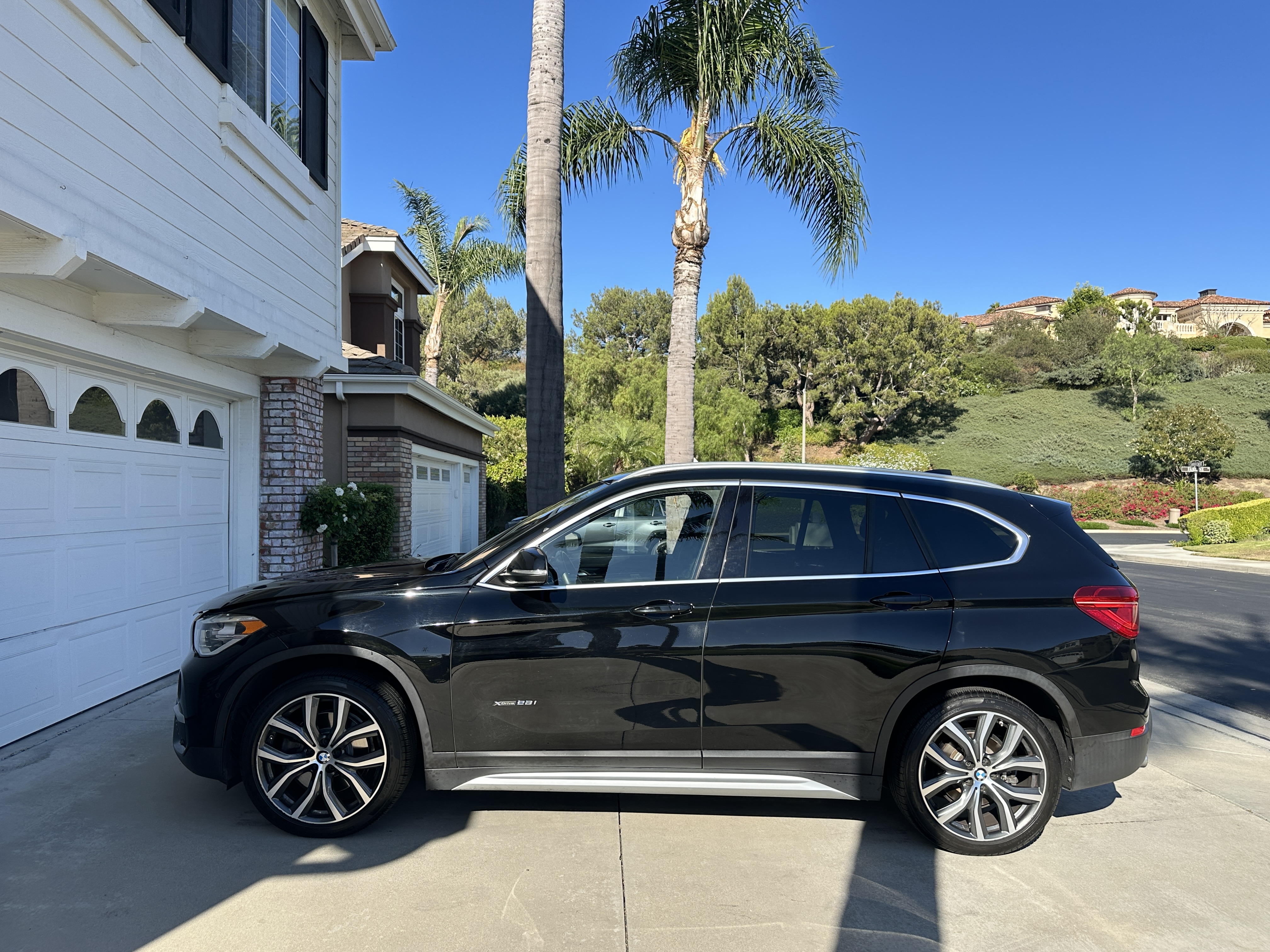 Used 2017 BMW X1 xDrive28i AWD/4WD image 2