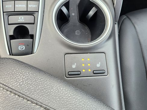 Used 2023 Toyota Camry XLE w/ Cold Weather Package image 15