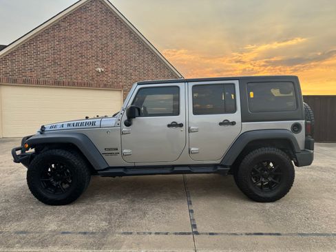 Used 2016 Jeep Wrangler Unlimited Sport w/ Quick Order Package 24S AWD/4WD image 8