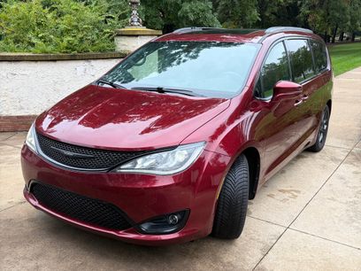 Used 2020 Chrysler Pacifica Limited w/ S Appearance Package