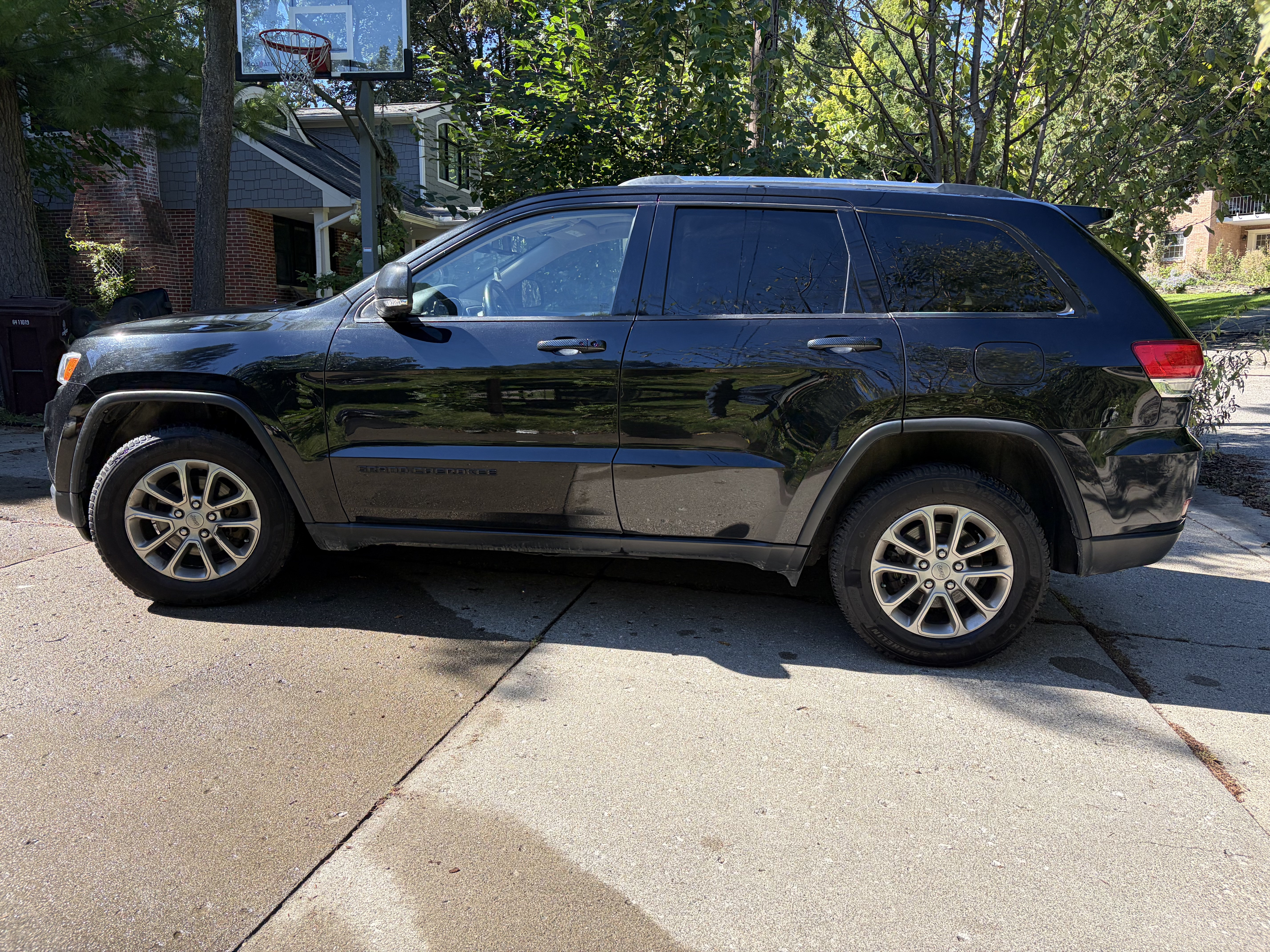Used 2014 Jeep Grand Cherokee Limited AWD/4WD image 2
