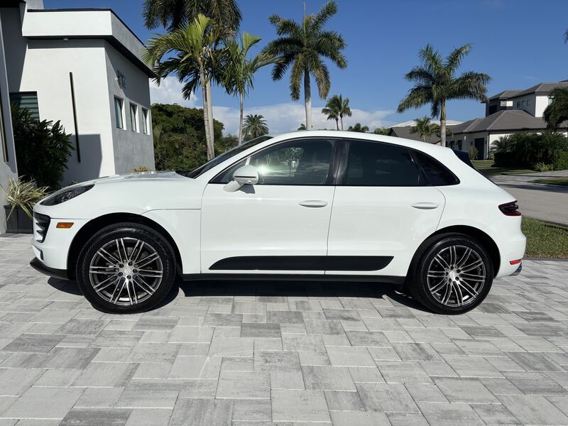 Used 2018 Porsche Macan Sport Edition AWD/4WD image 2