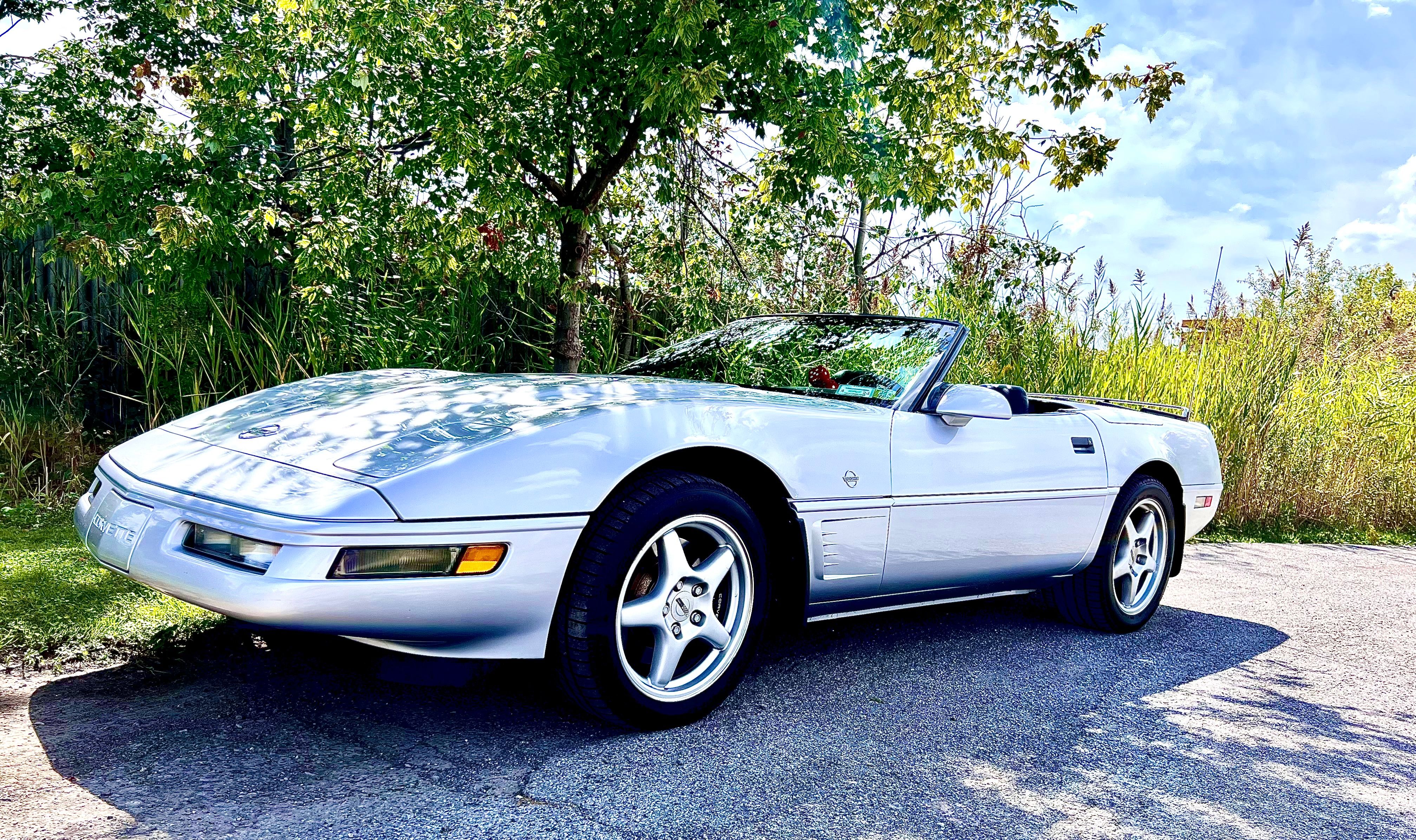 Used 1996 Chevrolet Corvette Convertible RWD image 2