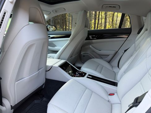 Used 2023 Porsche Panamera 4S image 11