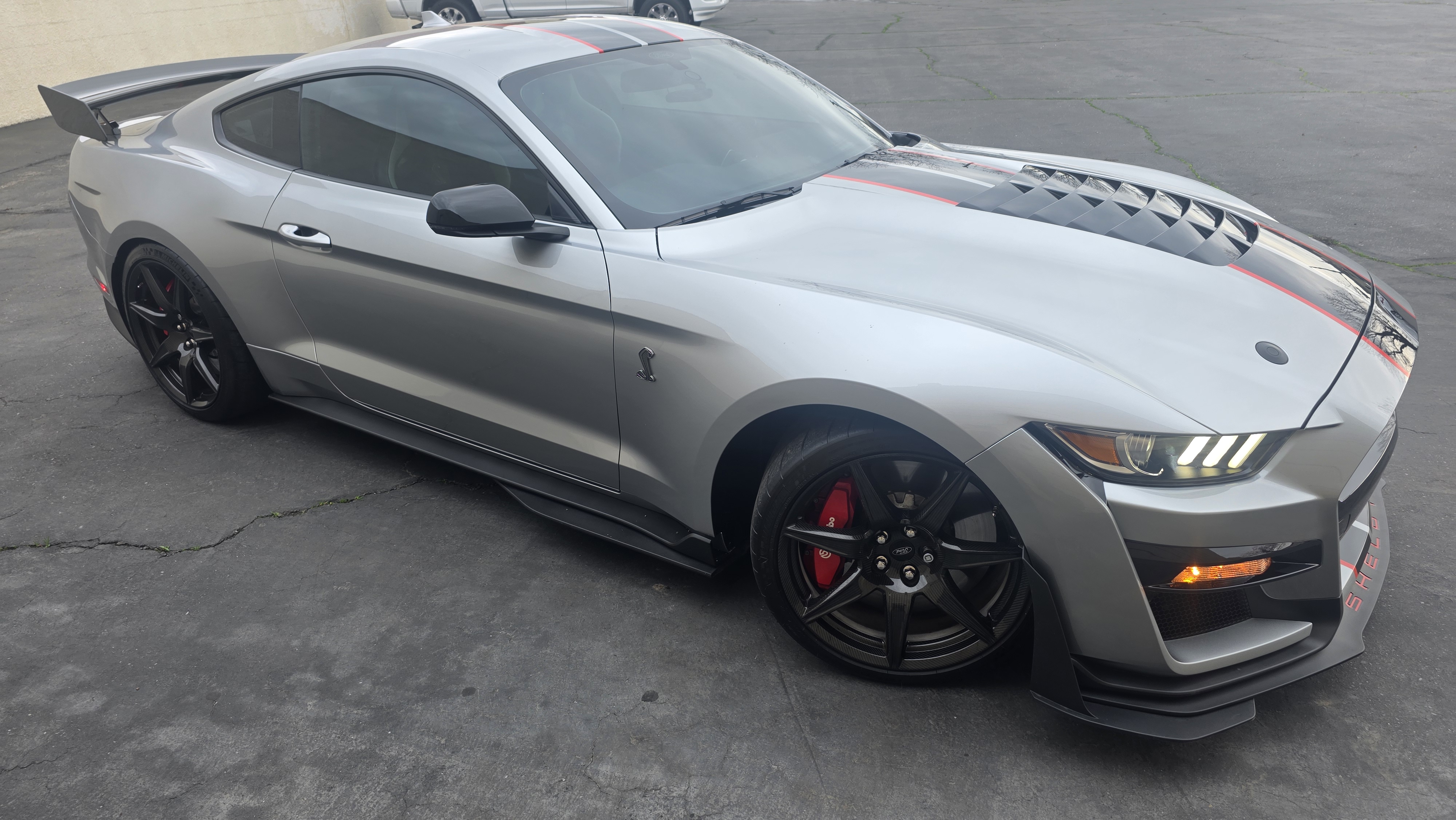 Used 2020 Ford Mustang Shelby GT500 w/ Carbon Fiber Track Pack RWD image 12