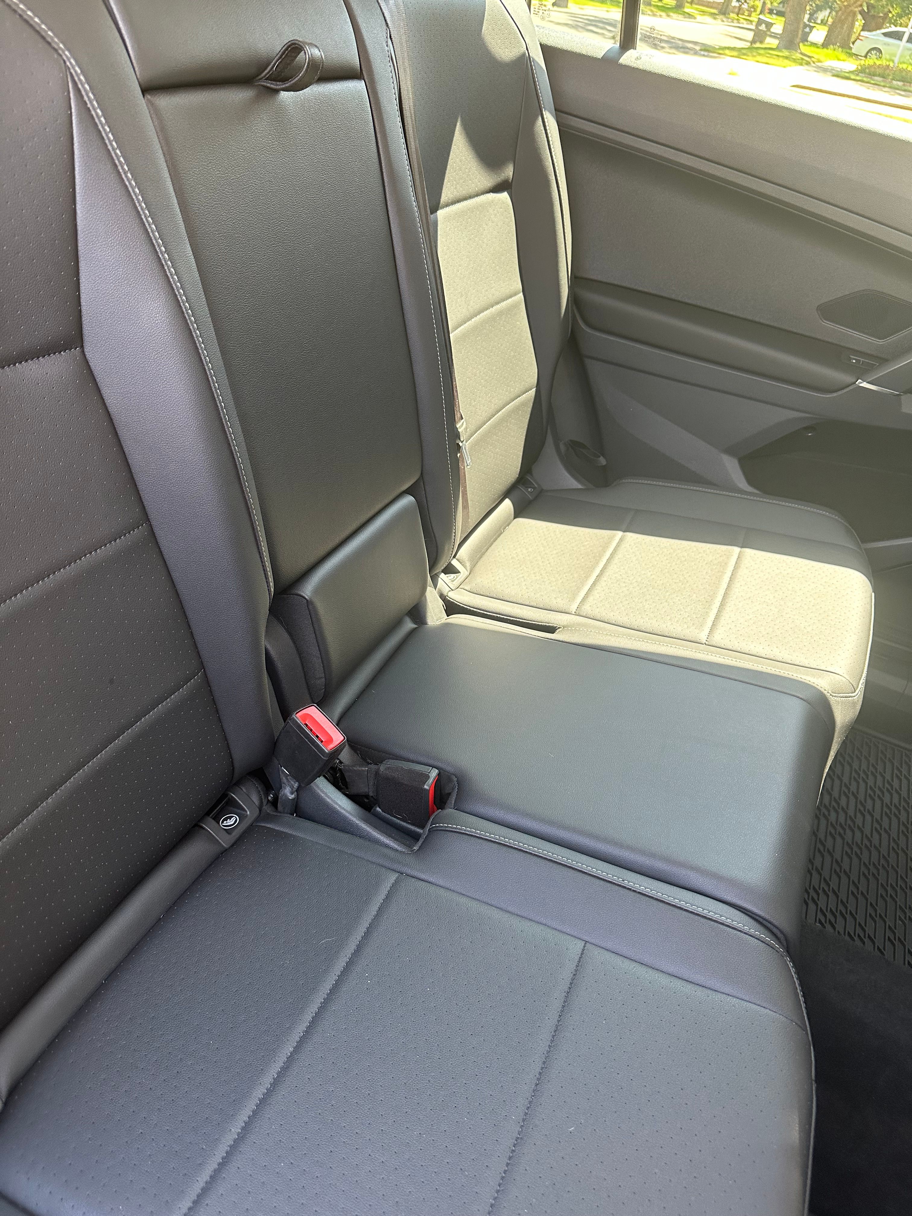 Used 2018 Volkswagen Tiguan SE FWD image 17