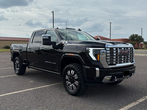 Used 2025 GMC Sierra 2500 Denali w/ Denali Reserve Package image 6