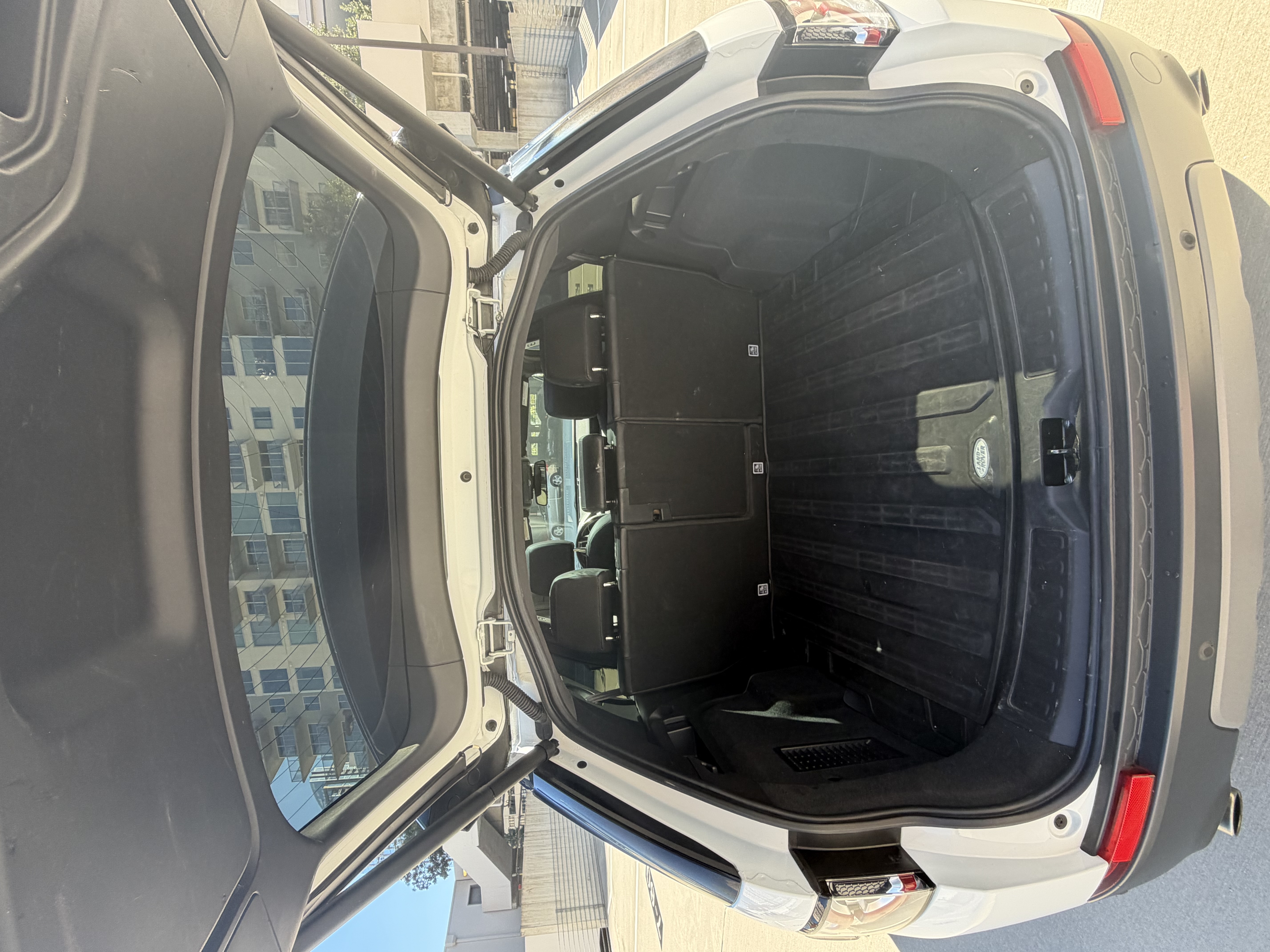 Used 2018 Land Rover Discovery Sport HSE AWD/4WD image 10