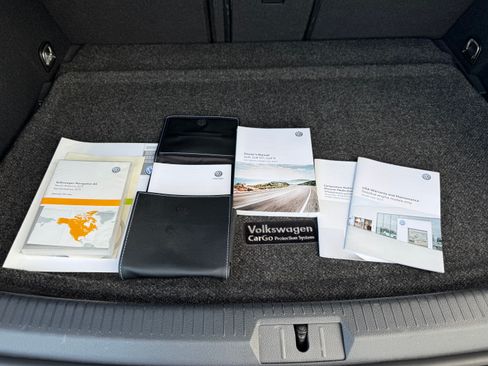 Used 2019 Volkswagen Golf 4-Door image 12