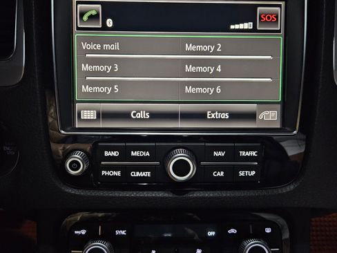 Used 2017 Volkswagen Touareg Executive image 17