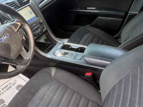 Used 2020 Ford Fusion SE FWD image 5
