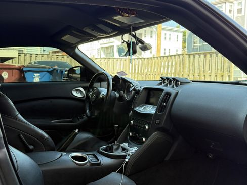 Used 2013 Nissan 370Z Touring w/ Sport Pkg image 4