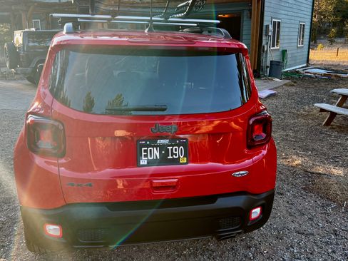Used 2020 Jeep Renegade Altitude image 8