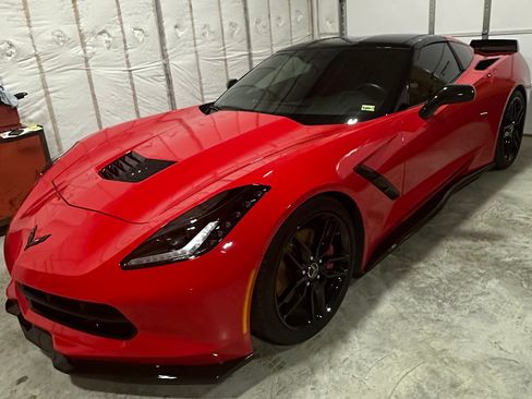 Used 2014 Chevrolet Corvette Stingray Coupe image 2