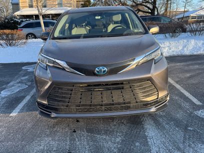 Used 2023 Toyota Sienna LE
