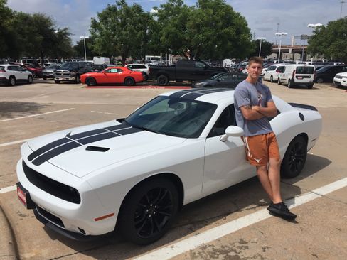 Used 2016 Dodge Challenger SXT Plus image 11