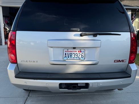 Used 2011 GMC Yukon SLT AWD/4WD image 8