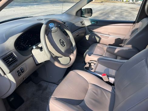 Used 2009 Toyota Sienna LE image 20