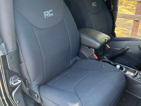 Used 2014 Jeep Wrangler Sport AWD/4WD image 17