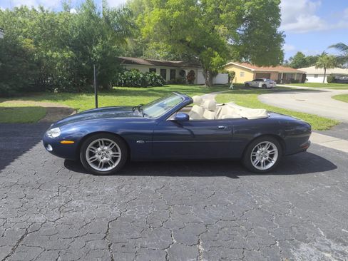 Used 2002 Jaguar XK8 Convertible image 6