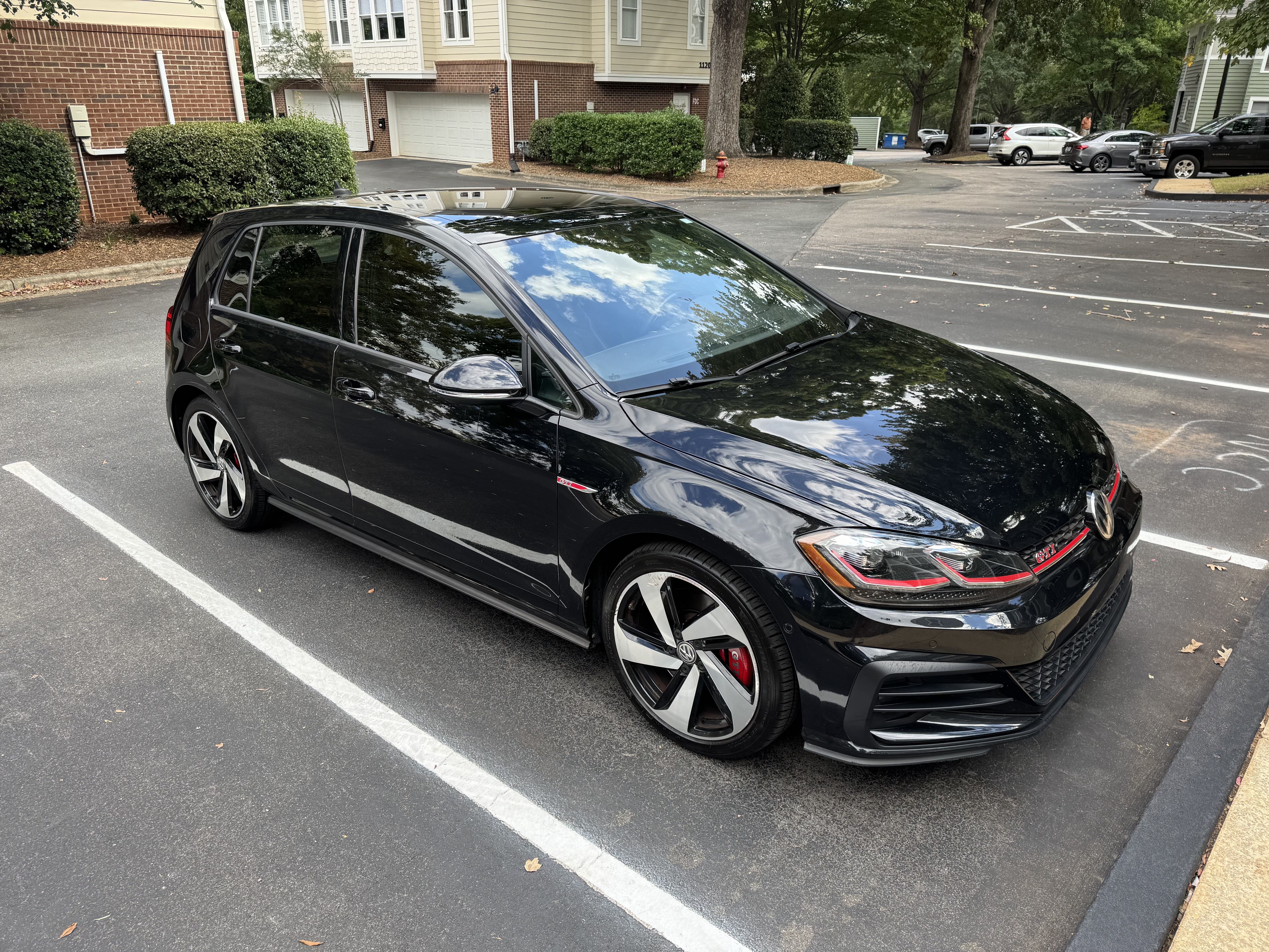 Used 2020 Volkswagen GTI Autobahn FWD image 1