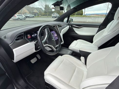 Used 2016 Tesla Model X Performance image 16
