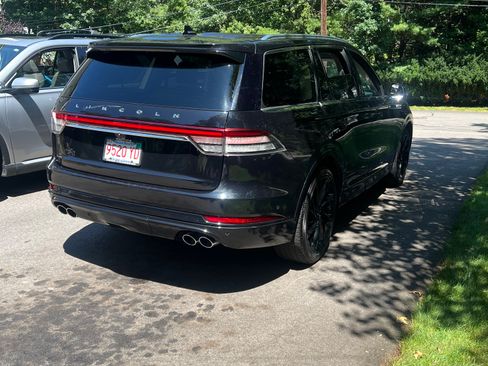 Used 2021 Lincoln Aviator Reserve w/ Equipment Group 210A AWD/4WD image 2