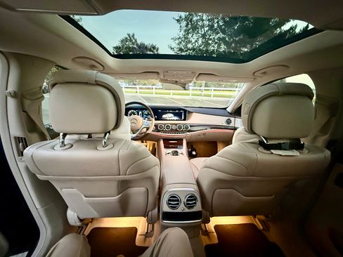 Used 2019 Mercedes-Benz S 560 Sedan image 4