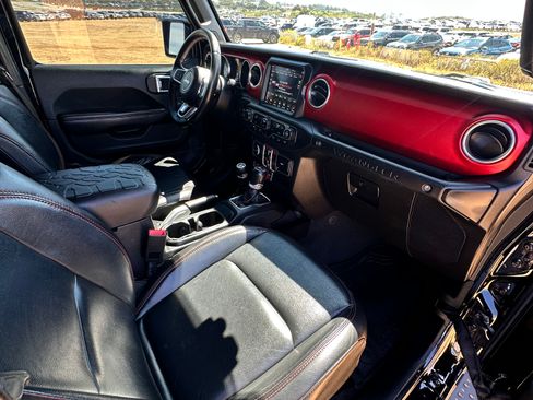 Used 2018 Jeep Wrangler Unlimited Rubicon image 12