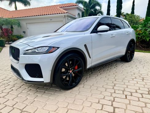 Used 2020 Jaguar F-PACE SVR AWD/4WD image 10
