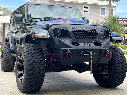 Used 2022 Jeep Wrangler Unlimited Sahara image 1