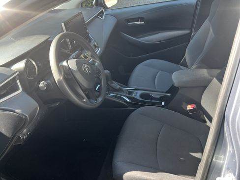 Used 2020 Toyota Corolla LE FWD image 11