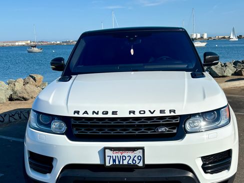 Used 2017 Land Rover Range Rover Sport SE image 2
