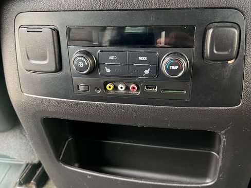 Used 2016 GMC Yukon Denali image 9