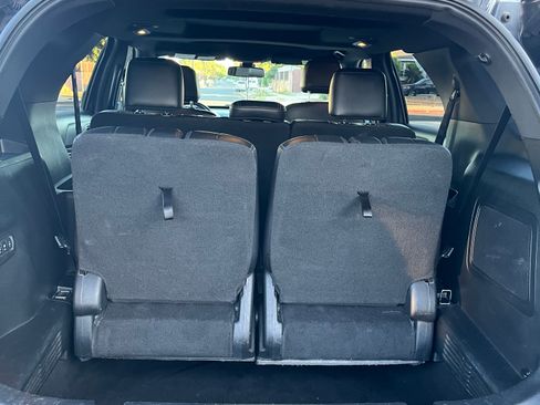 Used 2017 Ford Explorer Limited w/ Equipment Group 301A FWD image 11