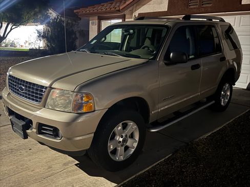 Used 2005 Ford Explorer Sport XLT image 5
