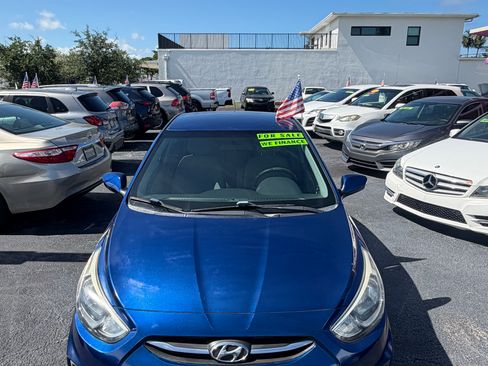 Used 2015 Hyundai Accent GLS FWD image 5
