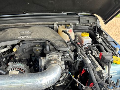 Used 2021 Jeep Wrangler Unlimited Sport image 19