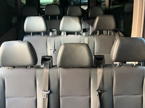 Used 2018 Mercedes-Benz Sprinter 2500 image 17