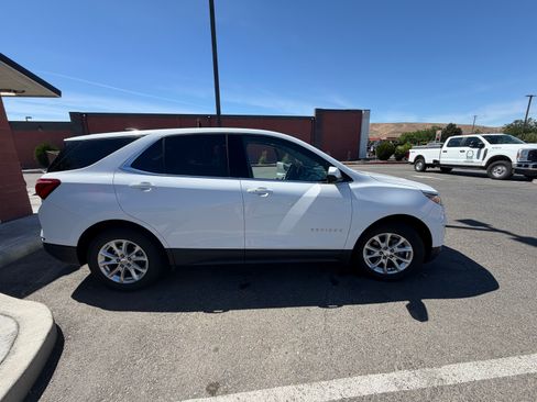 Used 2020 Chevrolet Equinox LT AWD/4WD image 2