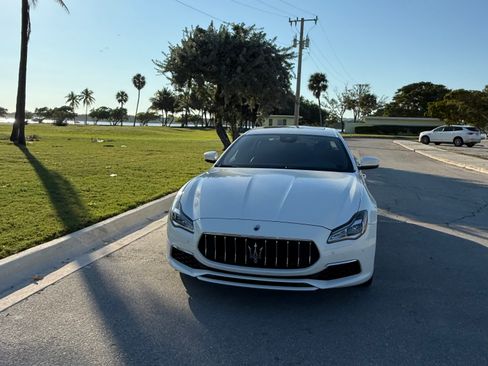 Used 2018 Maserati Quattroporte S GranLusso image 2