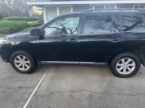 Used 2011 Toyota Highlander Limited image 2