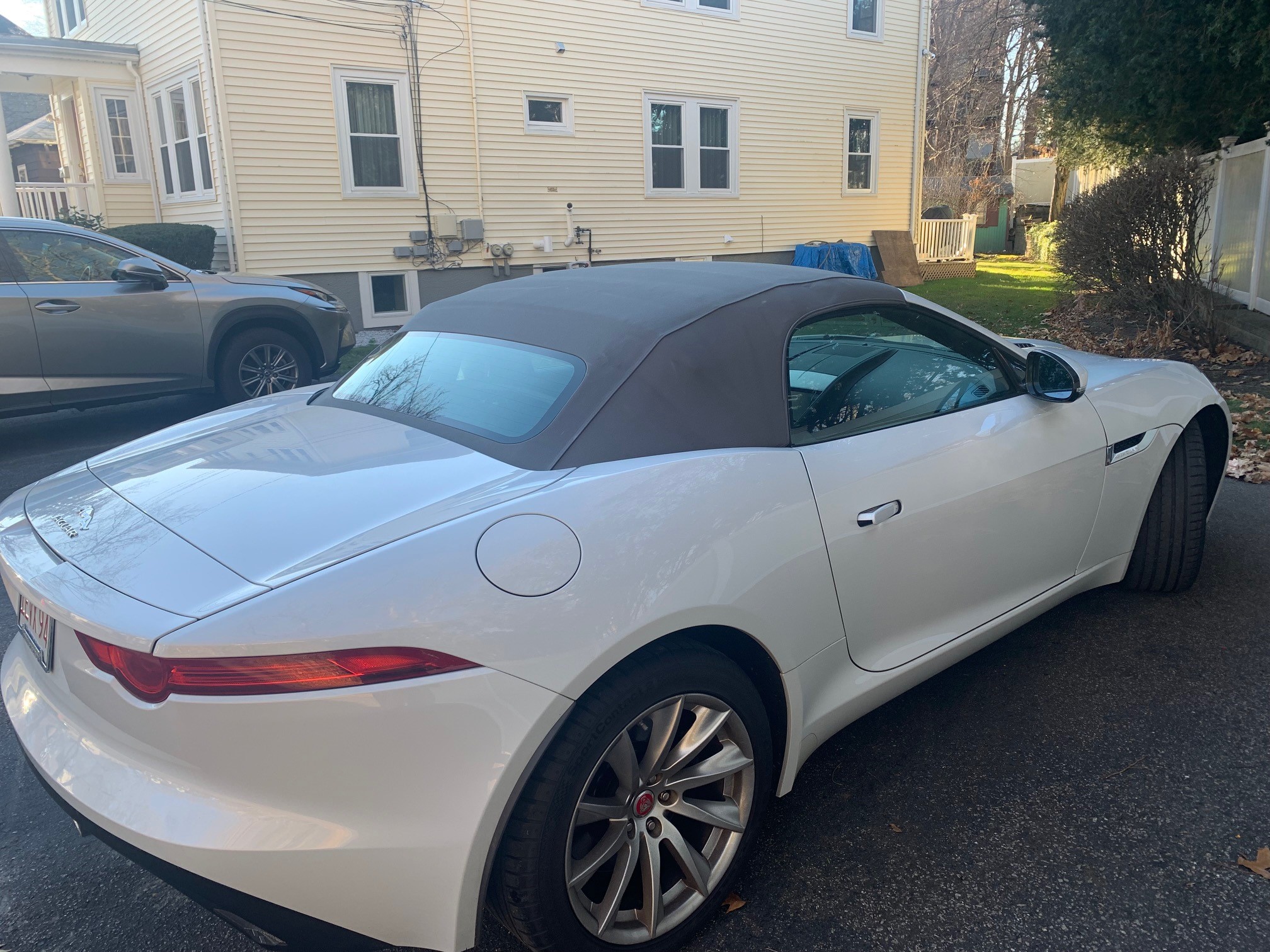 Used 2016 Jaguar F-TYPE Convertible RWD image 9