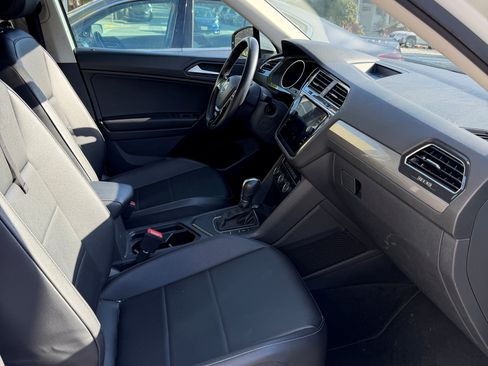 Used 2019 Volkswagen Tiguan SE FWD image 8