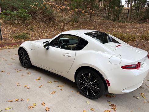 Used 2024 MAZDA MX-5 Miata RF Grand Touring image 2
