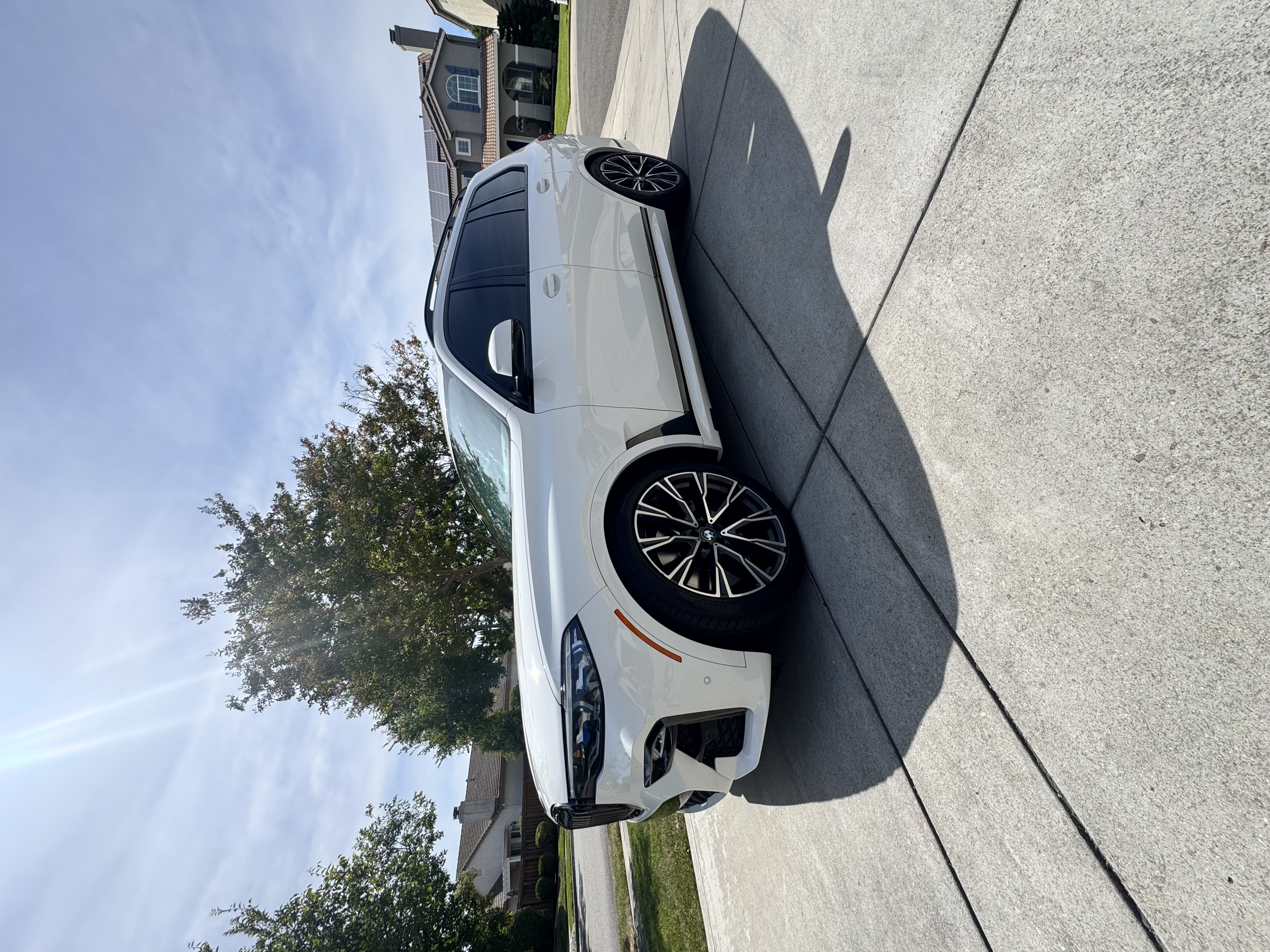 Used 2021 BMW X7 M50i w/ Executive Package AWD/4WD image 1